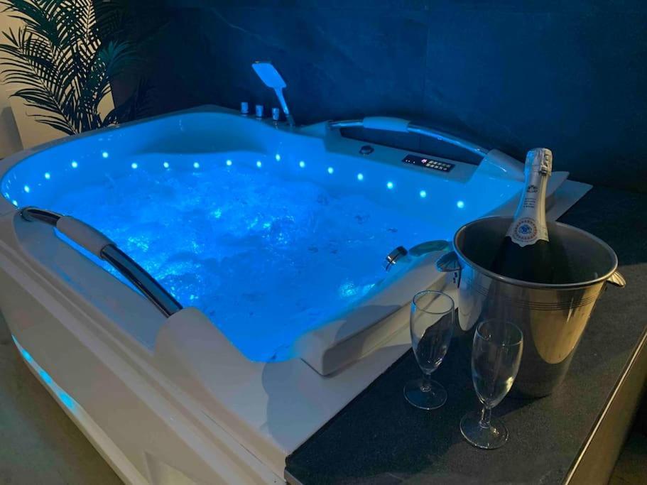 La Suite Saphir - Spa Privatif Нанси Екстериор снимка